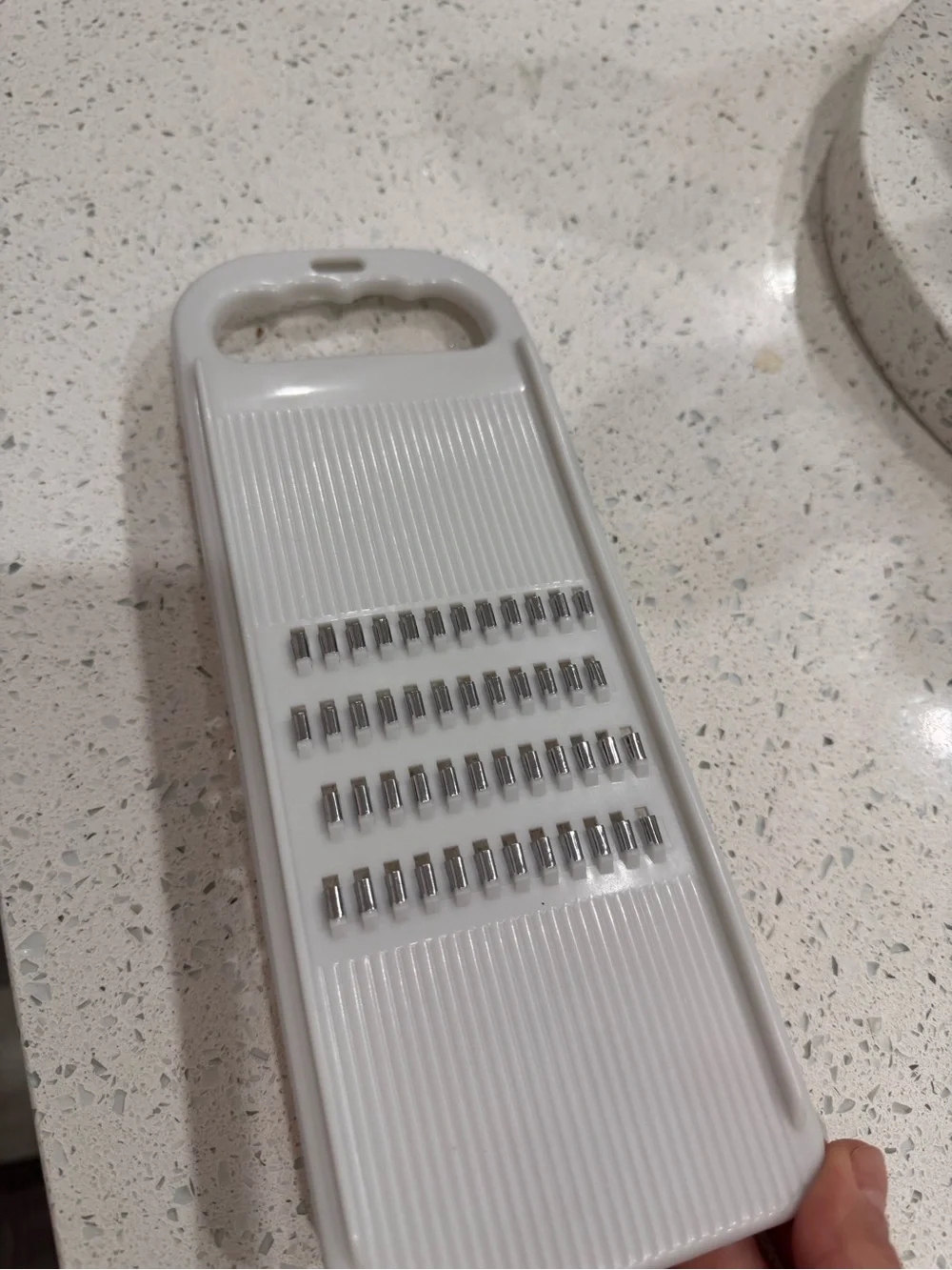 White Handheld Vegetable Spiralizer / Julienne Peeler